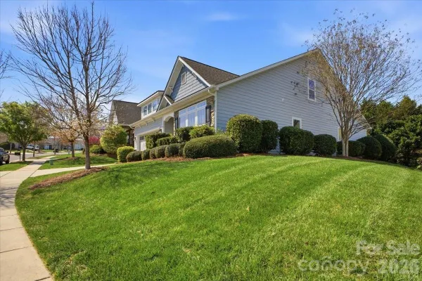 Property Slideshow image 2 of 46 | 4406 clos du val rd, Charlotte, NC, 28214