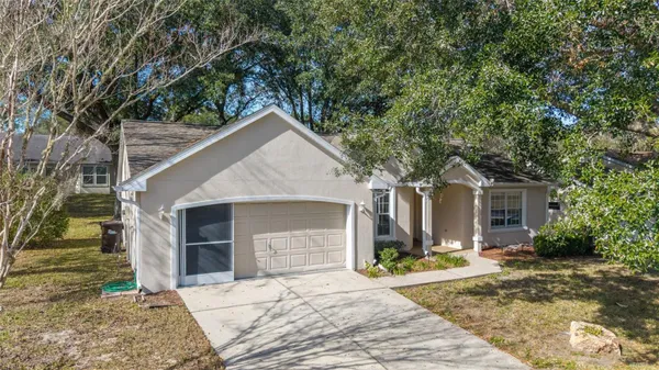 Property Slideshow image 2 of 55 | 11601 sw 77th cir, Ocala, FL, 34476