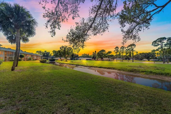 Property Slideshow image 3 of 36 | 7860 palm aire ln 104, Sarasota, FL, 34243