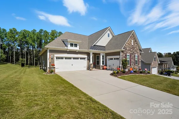 Property Slideshow image 2 of 48 | 1325 dali blvd, Mount Holly, NC, 28120