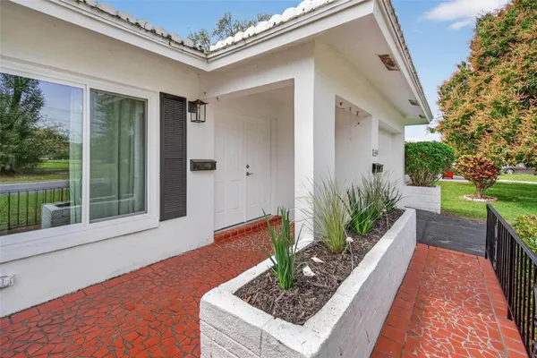 Property Slideshow image 3 of 32 | 14362 93rd ave, Seminole, FL, 33776