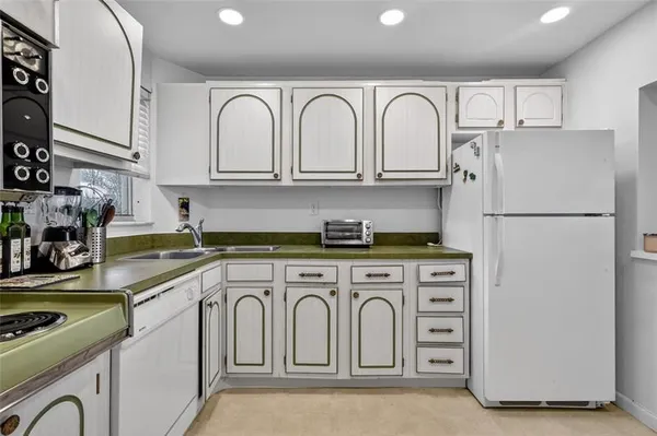 Property Slideshow image 3 of 17 | 8900 washington blvd 306a, Pembroke Pines, FL, 33025