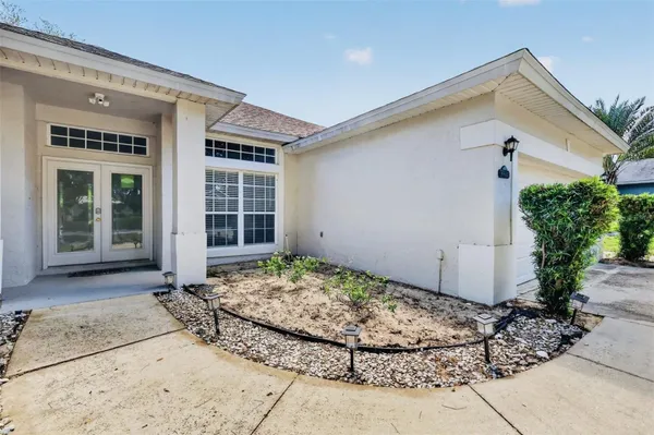 Property Slideshow image 2 of 50 | 39914 sunbeam way, Lady Lake, FL, 32159