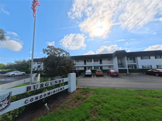 Property Slideshow image 3 of 29 | 302 47th avenue dr 117, Bradenton, FL, 34207