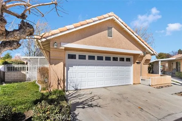 Property Slideshow image 2 of 45 | 11594 mountain meadow dr, Apple Valley, CA, 92308