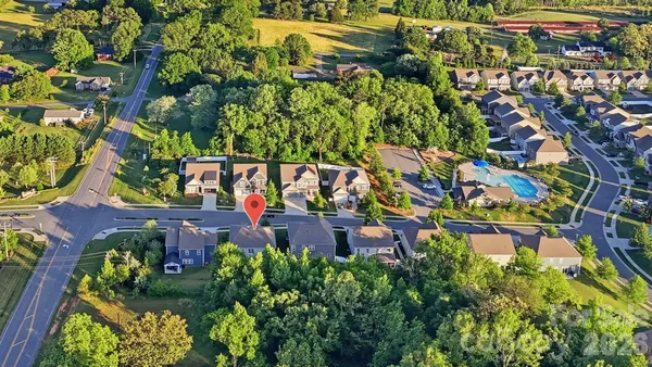 Property Slideshow image 2 of 48 | 108 w northstone rd, Mooresville, NC, 28115