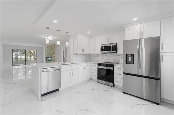 Property Slideshow image 2 of 44 | 2303 lucaya ln h2, Coconut Creek, FL, 33066