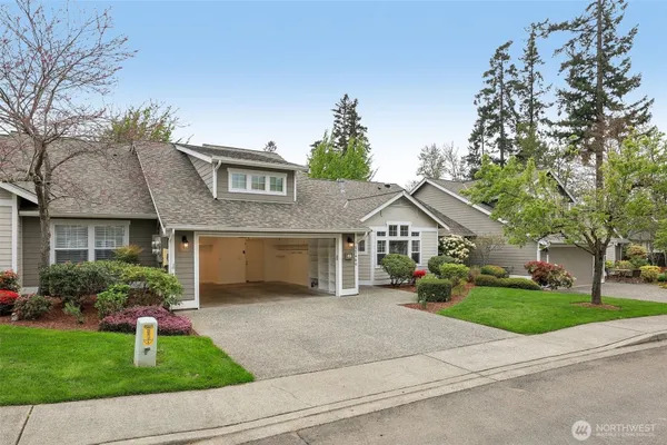 Property Slideshow image 3 of 40 | 22480 se highland ter 1433, Issaquah, WA, 98029