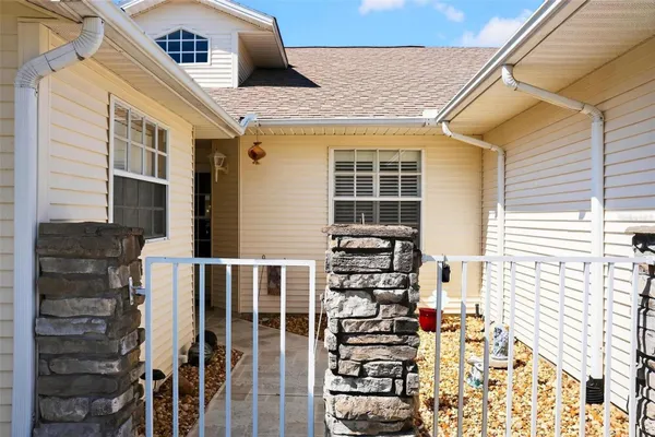 Property Slideshow image 3 of 66 | 26627 racquet cir, Leesburg, FL, 34748