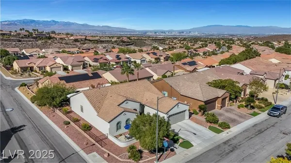 Property Slideshow image 3 of 64 | 2255 bannerwood st, Henderson, NV, 89044