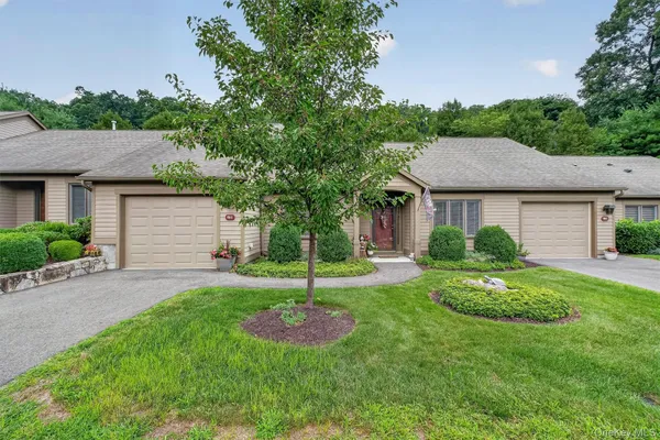Property Slideshow image 3 of 43 | 904 heritage hls b, Somers, NY, 10589