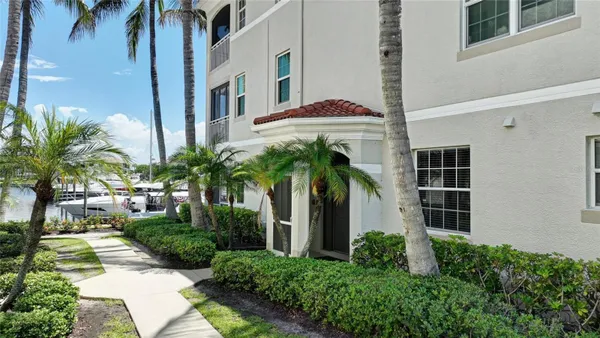 Property Slideshow image 2 of 34 | 3461 sunset key cir 101, Punta Gorda, FL, 33955