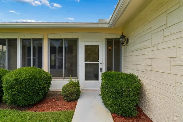 Property Slideshow image 2 of 70 | 8105 casuarina dr, Port Richey, FL, 34668