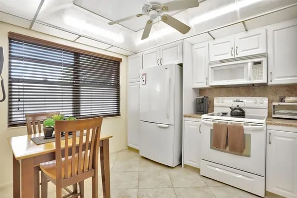 Property Slideshow image 3 of 65 | 3202 portofino pt b2, Coconut Creek, FL, 33066