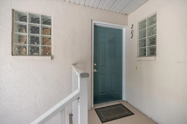 Property Slideshow image 3 of 40 | 801 montrose dr 202, Venice, FL, 34293