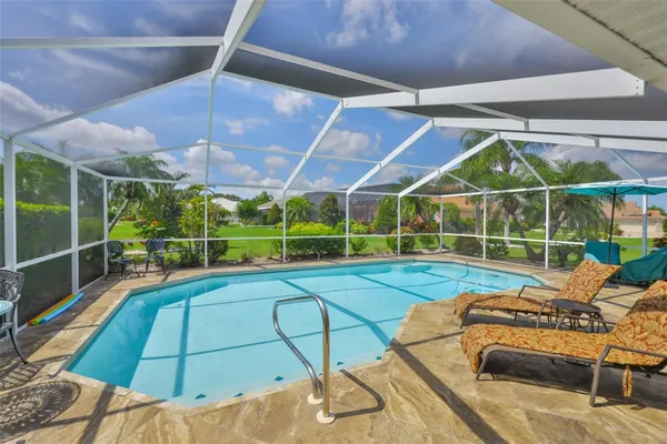 Property Slideshow image 3 of 51 | 2249 new bedford dr, Sun City Center, FL, 33573