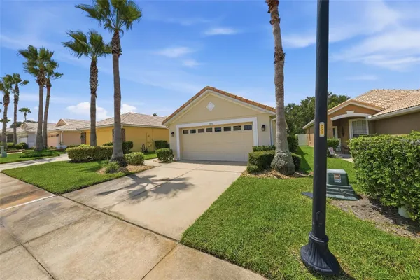 Property Slideshow image 3 of 52 | 9076 saint andrews way, Mount Dora, FL, 32757