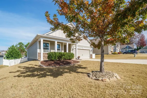 Property Slideshow image 3 of 46 | 3692 summer haven dr, Sherrills Ford, NC, 28673