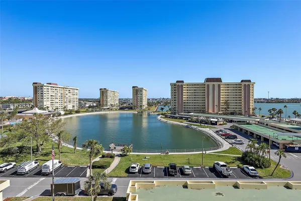 Property Slideshow image 2 of 29 | 4725 cove cir 704, St Petersburg, FL, 33708