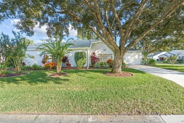 Property Slideshow image 2 of 24 | 25300 hibiscus st, Leesburg, FL, 34748