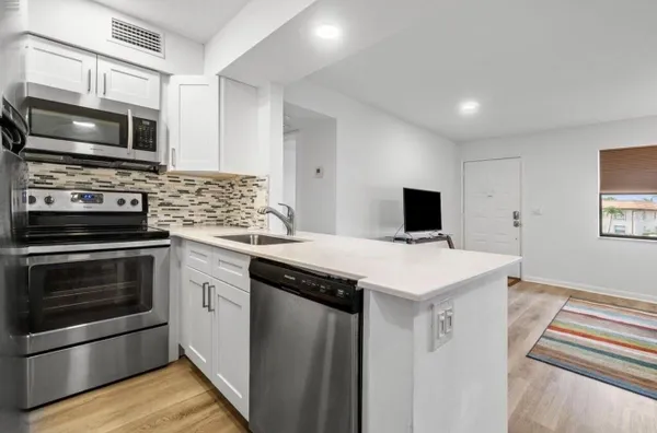 Property Slideshow image 3 of 30 | 7178 golf colony ct 202, Lake Worth, FL, 33467
