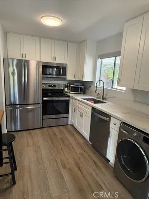 Property Slideshow image 3 of 18 | 351 chestnut hill ct 16, Thousand Oaks, CA, 91360