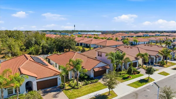 Property Slideshow image 3 of 49 | 5209 windy grove dr, Wimauma, FL, 33598