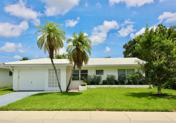 Property Slideshow image 3 of 47 | 3643 mainlands blvd, Pinellas Park, FL, 33782