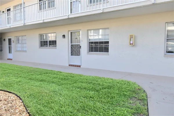 Property Slideshow image 2 of 16 | 970 virginia st 107, Dunedin, FL, 34698