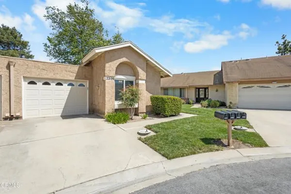 Property Slideshow image 2 of 30 | 22109 village 22 22, Camarillo, CA, 93012
