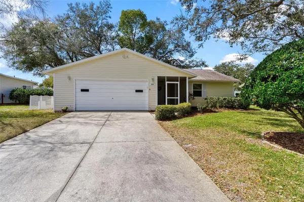 Property Slideshow image 3 of 47 | 822 dundee cir 822, Leesburg, FL, 34788