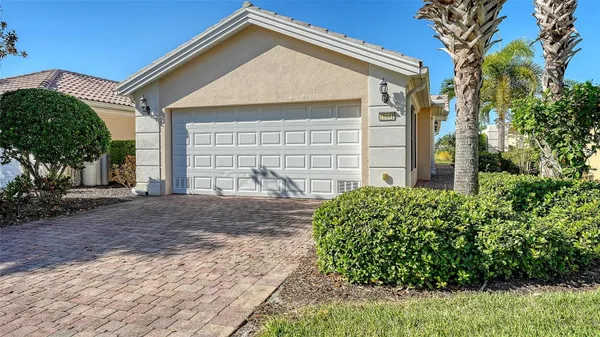 Property Slideshow image 2 of 51 | 11641 garessio ln, Sarasota, FL, 34238