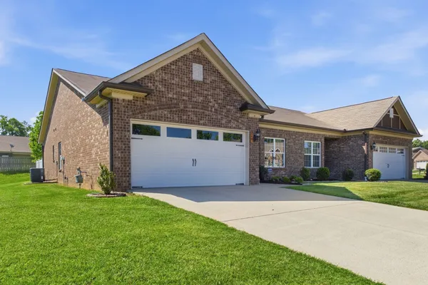 Property Slideshow image 2 of 32 | 4604 boxcroft cir, Mount Juliet, TN, 37122