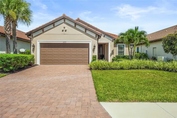 Property Slideshow image 2 of 84 | 6253 mesa gln, Bradenton, FL, 34203