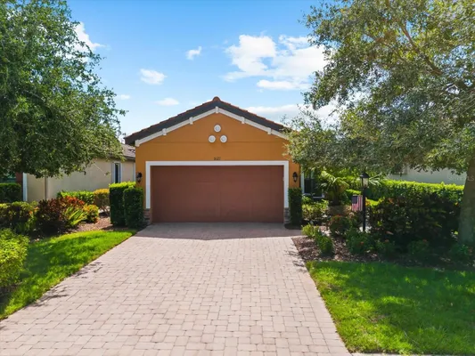 Property Slideshow image 2 of 74 | 5121 serata dr, Lakewood Ranch, FL, 34211