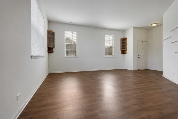 Property Slideshow image 3 of 26 | 1564 hannah ln, Pingree Grove, IL, 60140