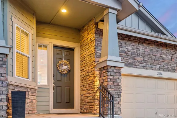 Property Slideshow image 3 of 45 | 2136 s saulsbury ct, Lakewood, CO, 80227