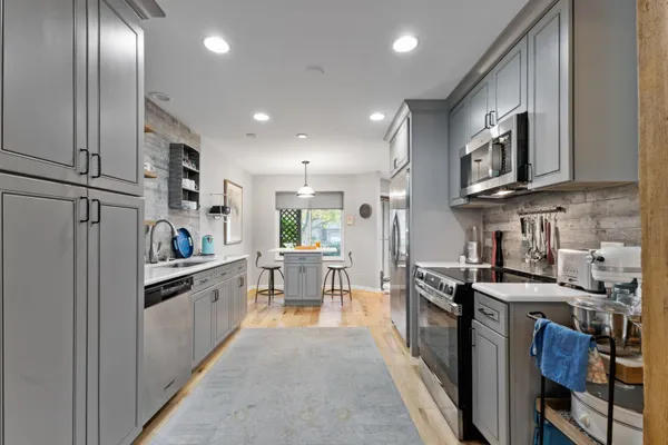 Property Slideshow image 2 of 26 | 748 shoreline rd, Lake Barrington, IL, 60010