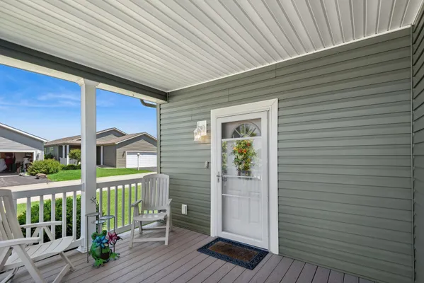 Property Slideshow image 3 of 20 | 1441 harvest ct, Grayslake, IL, 60030