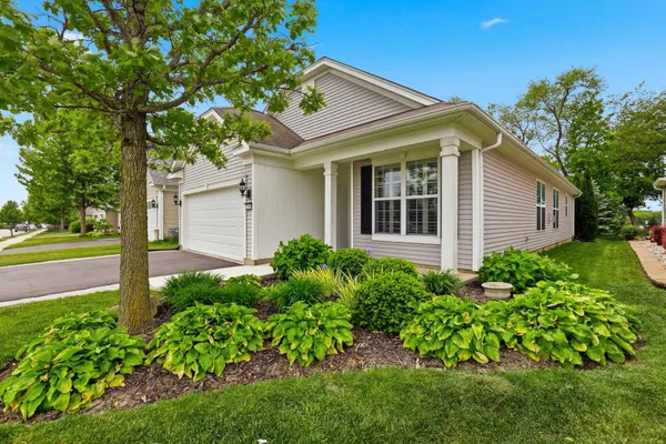 Property Slideshow image 2 of 29 | 12689 meritage ct, Huntley, IL, 60142