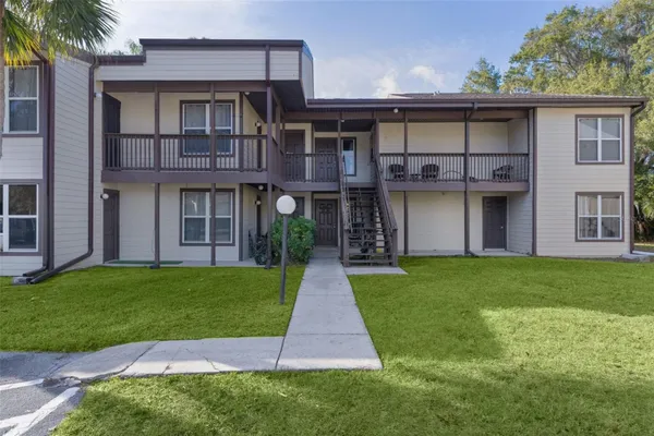 Property Slideshow image 2 of 41 | 15104 sandalwood dr # 104, Wildwood, FL, 34785