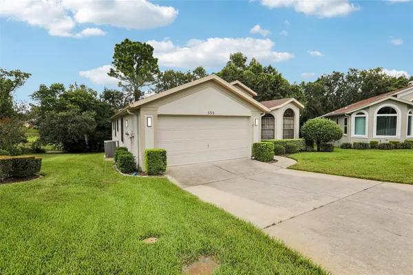 Property Slideshow image 2 of 32 | 533 bent oak ct, Spring Hill, FL, 34609