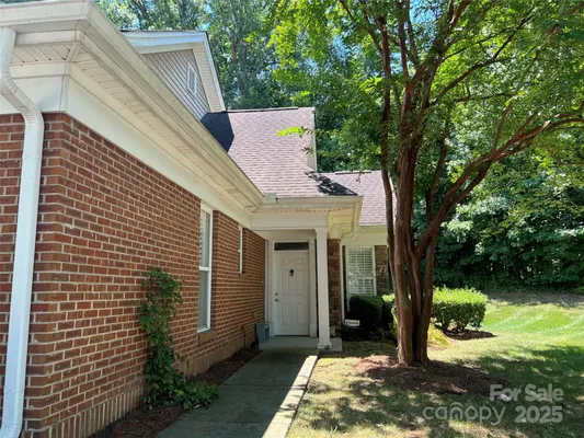 Property Slideshow image 3 of 48 | 10925 casetta dr, Matthews, NC, 28105