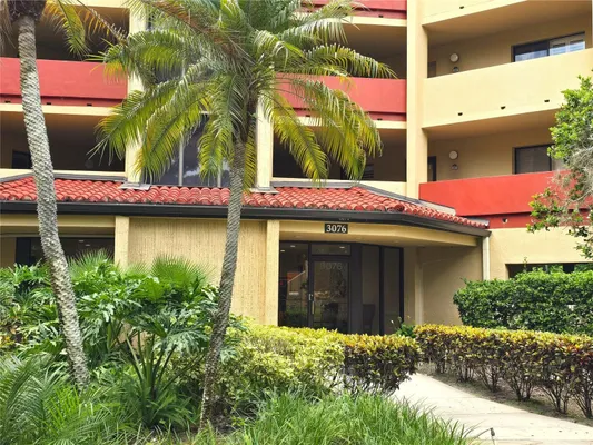 Property Slideshow image 3 of 66 | 3076 eastland blvd 106, Clearwater, FL, 33761