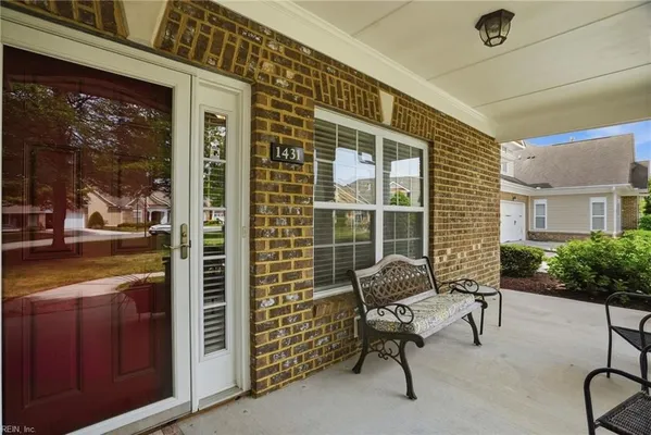 Property Slideshow image 2 of 50 | 1431 thistlewood ln, Chesapeake, VA, 23320