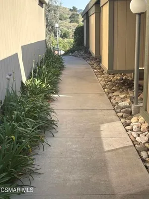 Property Slideshow image 2 of 34 | 324 chestnut hill ct 14, Thousand Oaks, CA, 91360