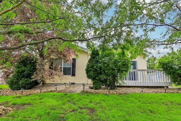 Property Slideshow image 2 of 30 | 227 rodeo dr, Grayslake, IL, 60030
