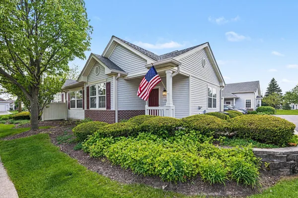 Property Slideshow image 2 of 18 | 11745 river terrace ln, Huntley, IL, 60142