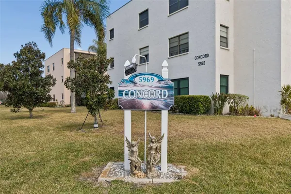 Property Slideshow image 3 of 57 | 5969 terrace park dr 307, St Petersburg, FL, 33709