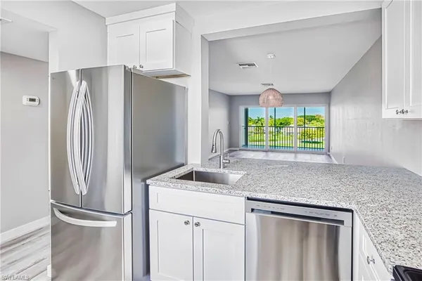 Property Slideshow image 2 of 50 | 6220 augusta dr 410, Fort Myers, FL, 33907